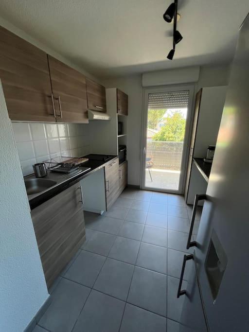 Joli Appt 45 M2 Avec Terrasse Apartamento Lunel  Exterior foto