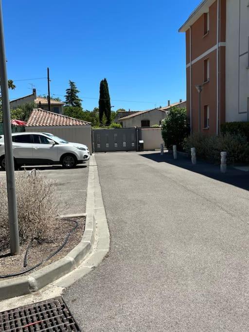 Joli Appt 45 M2 Avec Terrasse Apartamento Lunel  Exterior foto