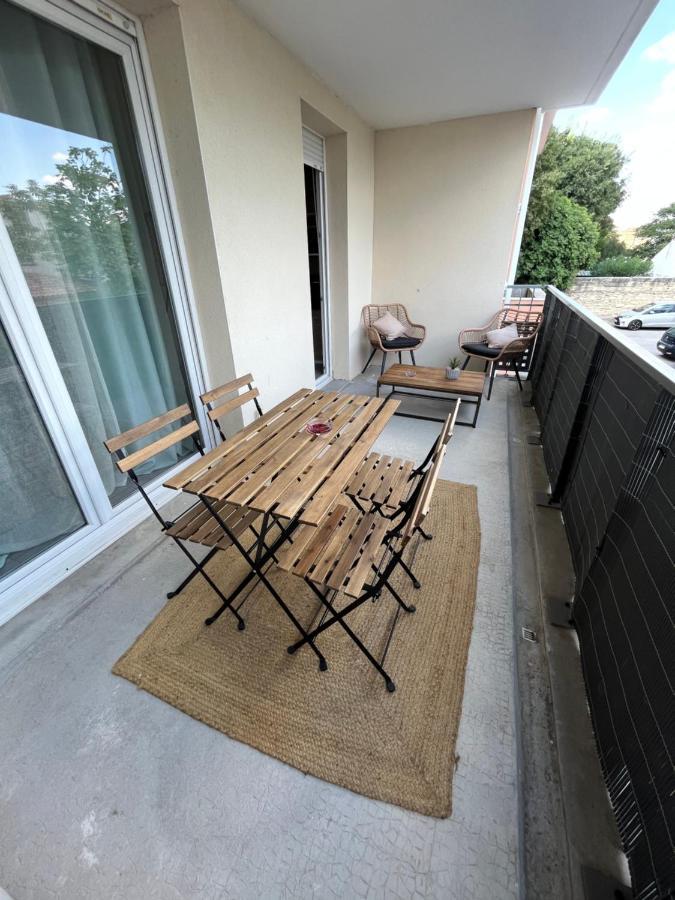 Joli Appt 45 M2 Avec Terrasse Apartamento Lunel  Exterior foto